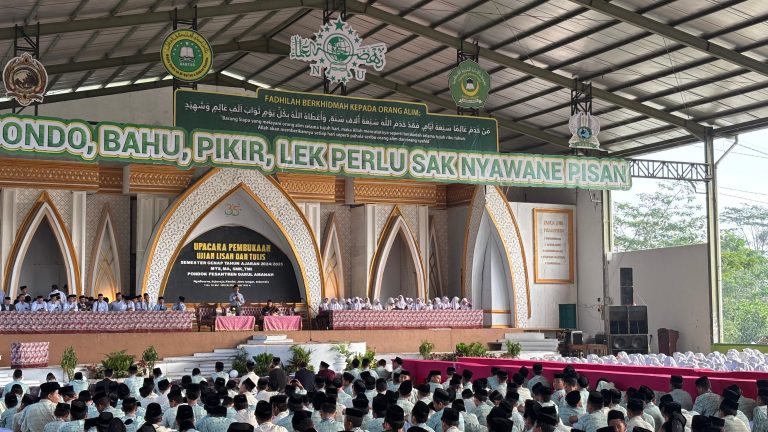 Pondok Pesantren Darul Amanah Gelar Upacara Pembukaan Ujian Lisan dan Tulis Tahun Ajaran 2024/2025